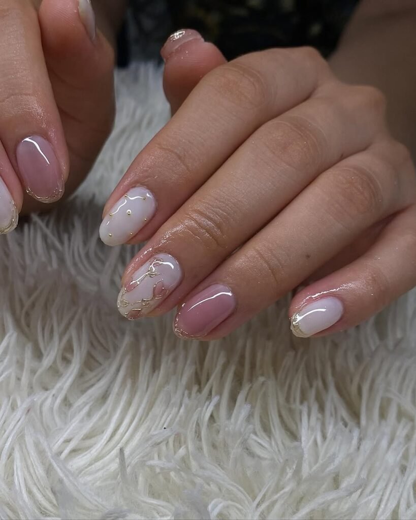 Unhas-Elegantes-12-819x1024 Unhas Elegantes: 25 Inspirações Sofisticadas, Delicadas e Fáceis de Combinar