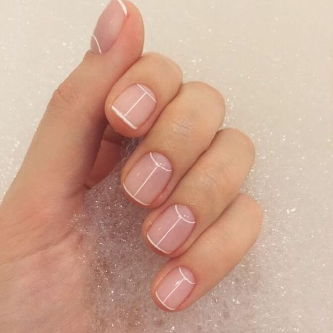 Unhas-com-linhas-finas-2 Unhas Elegantes: 25 Inspirações Sofisticadas, Delicadas e Fáceis de Combinar