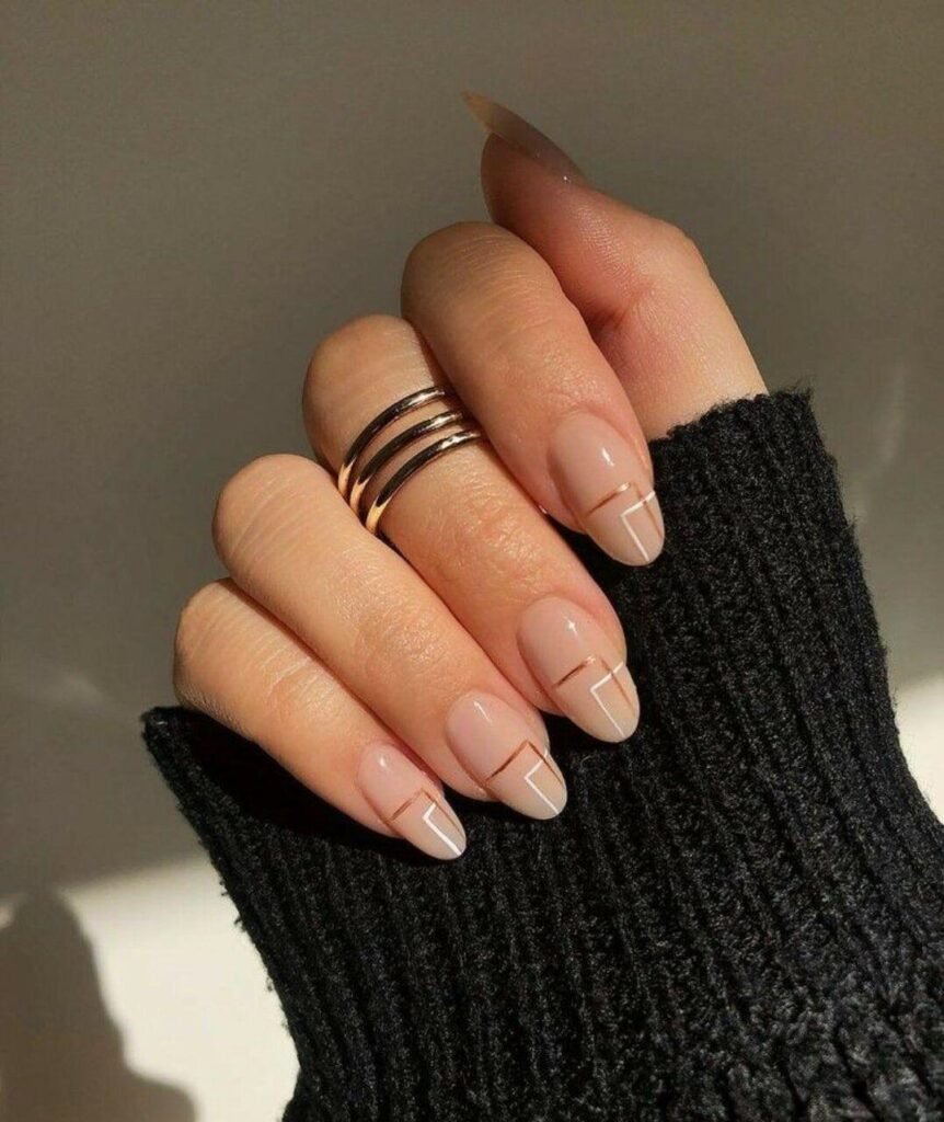 Unhas-com-linhas-finas-4-862x1024 Unhas Elegantes: 25 Inspirações Sofisticadas, Delicadas e Fáceis de Combinar