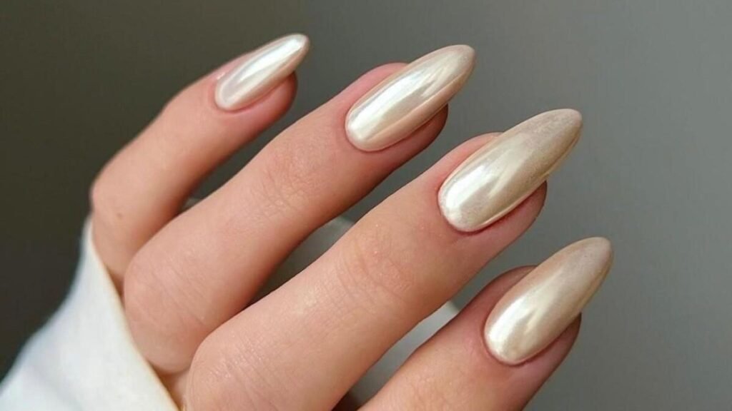 Unhas-peroladas-1-1024x576 Unhas Elegantes: 25 Inspirações Sofisticadas, Delicadas e Fáceis de Combinar