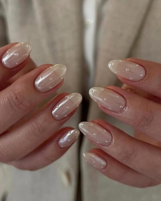 Unhas-peroladas-6 Unhas Elegantes: 25 Inspirações Sofisticadas, Delicadas e Fáceis de Combinar
