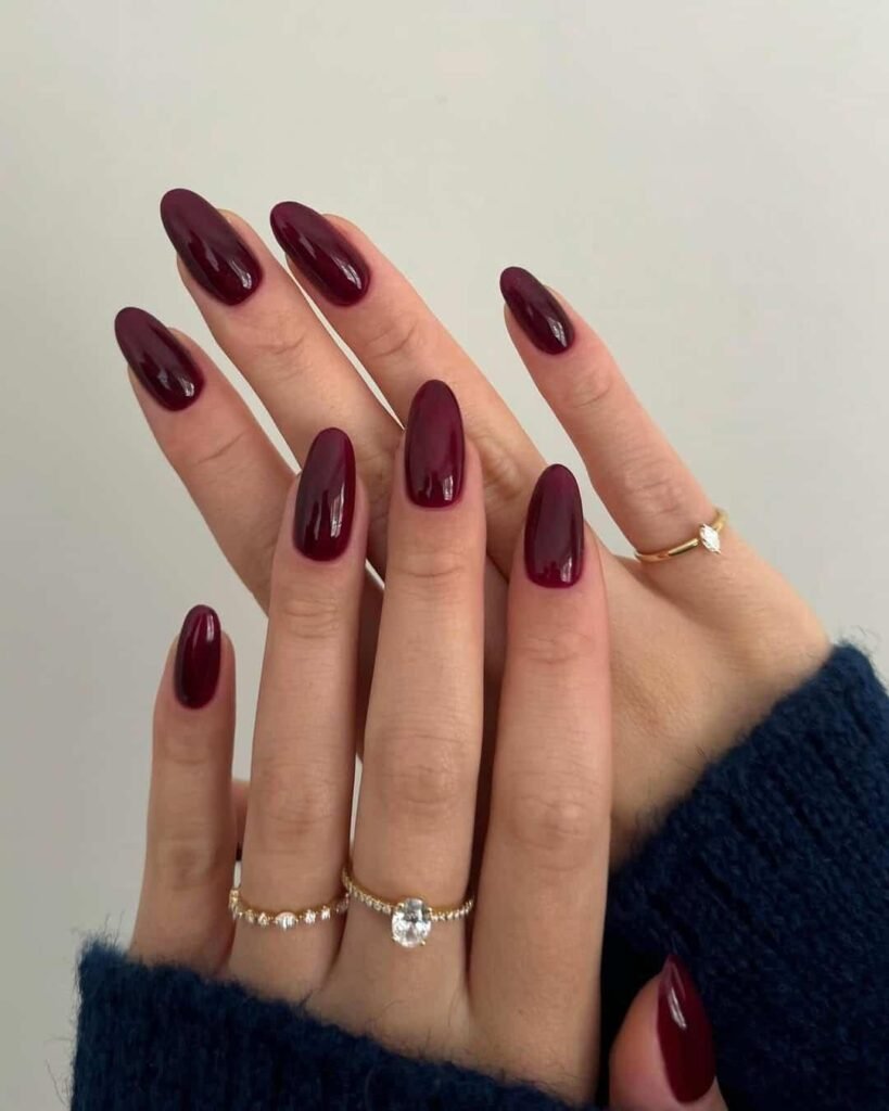 unhas-vermelhas-Unhas-vinho-3-819x1024 Unhas Elegantes: 25 Inspirações Sofisticadas, Delicadas e Fáceis de Combinar