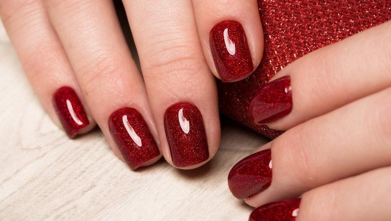 12 Unhas Vermelhas: 20 Ideias Elegantes para se Inspirar