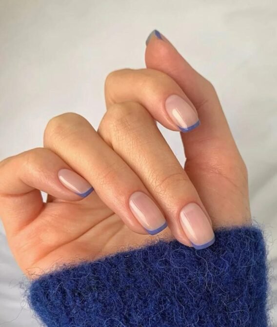 Francesinha-azul-6 Unhas Francesinhas: 20 Ideias Elegantes para Usar em Diferentes Ocasiões