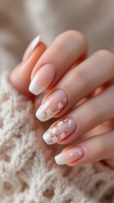 Francesinha-com-flores-1 Unhas Francesinhas: 20 Ideias Elegantes para Usar em Diferentes Ocasiões