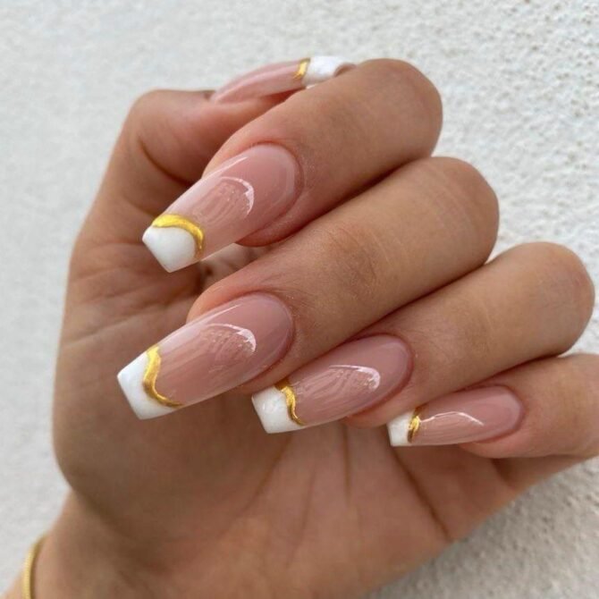 Francesinha-dupla-1 Unhas Francesinhas: 20 Ideias Elegantes para Usar em Diferentes Ocasiões