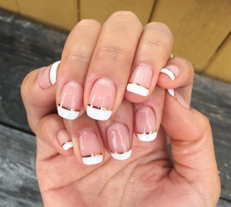 Francesinha-dupla-3 Unhas Francesinhas: 20 Ideias Elegantes para Usar em Diferentes Ocasiões