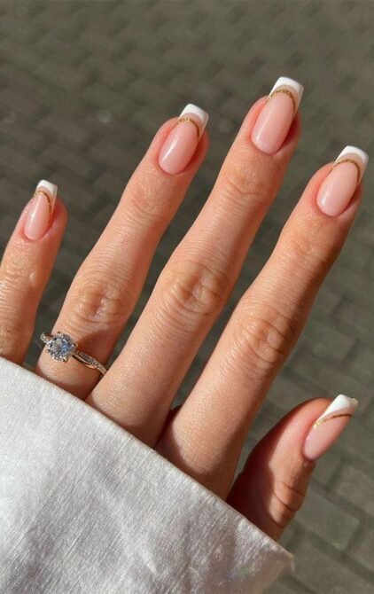 Francesinha-dupla-4 Unhas Francesinhas: 20 Ideias Elegantes para Usar em Diferentes Ocasiões