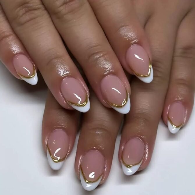 Francesinha-dupla-6 Unhas Francesinhas: 20 Ideias Elegantes para Usar em Diferentes Ocasiões