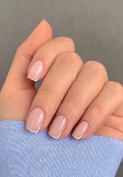 Francesinha-em-unhas-curtas-2 Unhas Francesinhas: 20 Ideias Elegantes para Usar em Diferentes Ocasiões