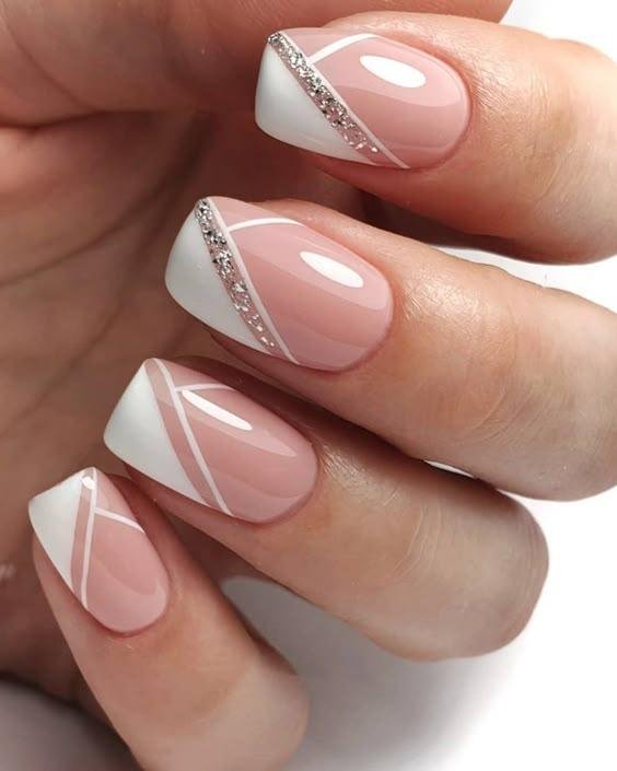 Francesinha-lateral-ou-diagonal-1 Unhas Francesinhas: 20 Ideias Elegantes para Usar em Diferentes Ocasiões