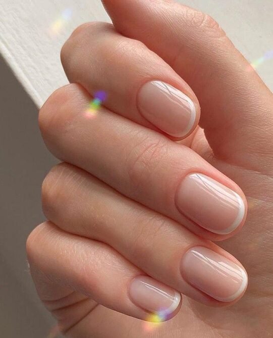 Micro-francesinha-2 Unhas Francesinhas: 20 Ideias Elegantes para Usar em Diferentes Ocasiões