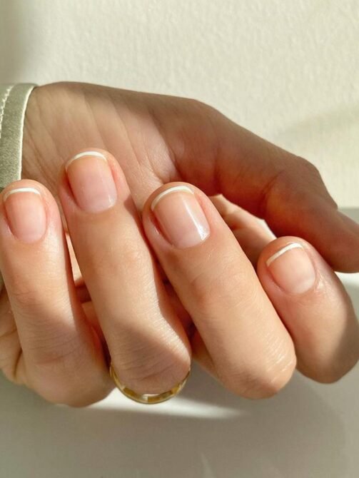 Microfrancesinha-3 Unhas Curtas: 20 Ideias Elegantes e Fáceis para se Inspirar