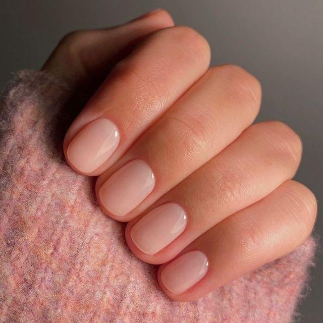 Nude-rosado-em-unhas-curtas-5 Unhas Curtas: 20 Ideias Elegantes e Fáceis para se Inspirar