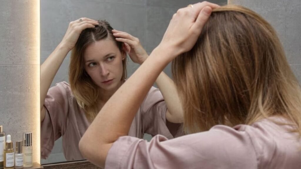 Observe-sinais-de-que-a-oleosidade-pode-precisar-de-avaliacao-profissional-1024x576 Cabelo Oleoso: 10 Cuidados para Controlar a Oleosidade sem Ressecar os Fios