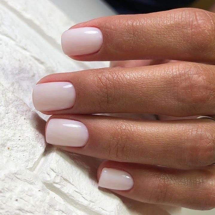 Unhas-curtas-branco-leitoso-6 Unhas Curtas: 20 Ideias Elegantes e Fáceis para se Inspirar