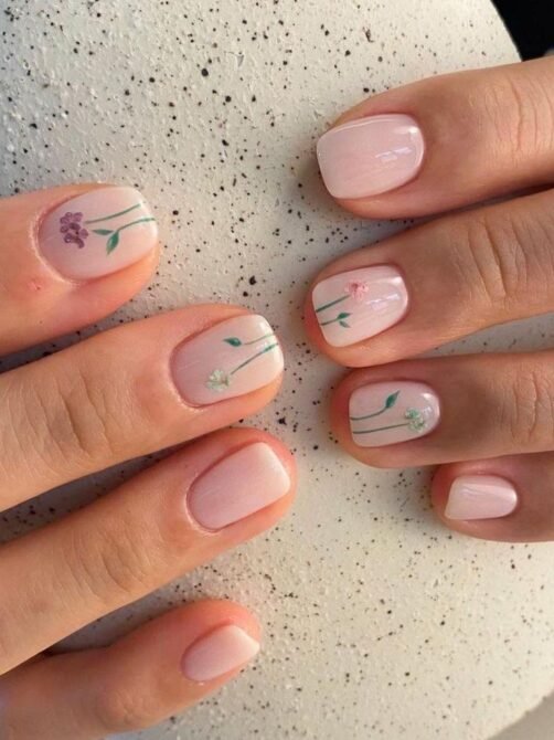 Unhas-curtas-com-nail-art-floral-3 Unhas Curtas: 20 Ideias Elegantes e Fáceis para se Inspirar