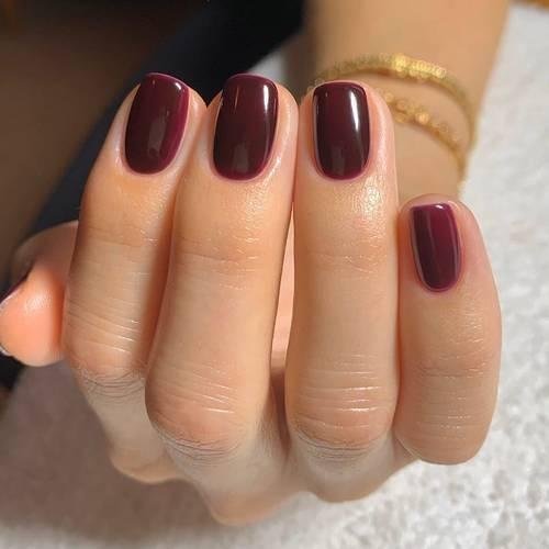 Unhas-curtas-vinho-4 Unhas Curtas: 20 Ideias Elegantes e Fáceis para se Inspirar