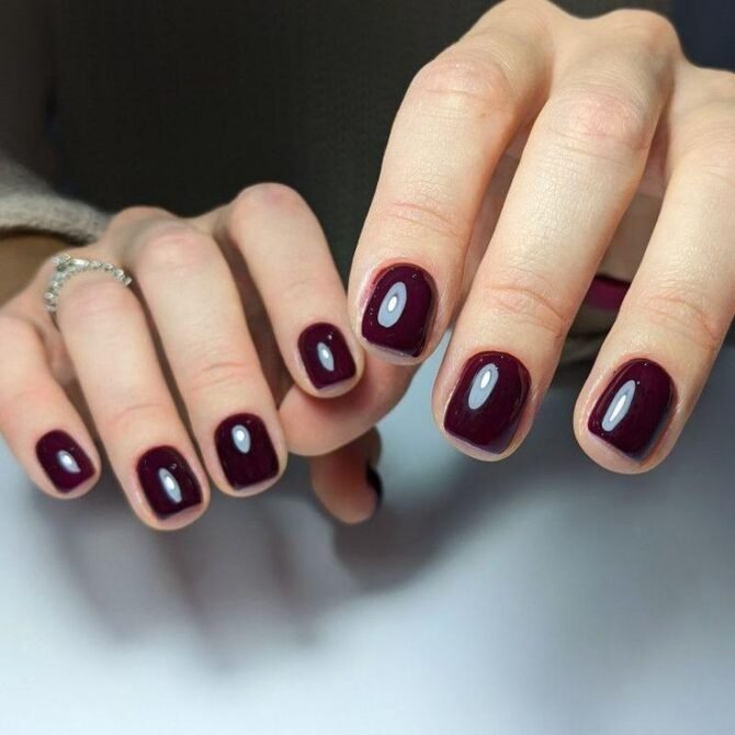 Unhas-curtas-vinho-5 Unhas Curtas: 20 Ideias Elegantes e Fáceis para se Inspirar